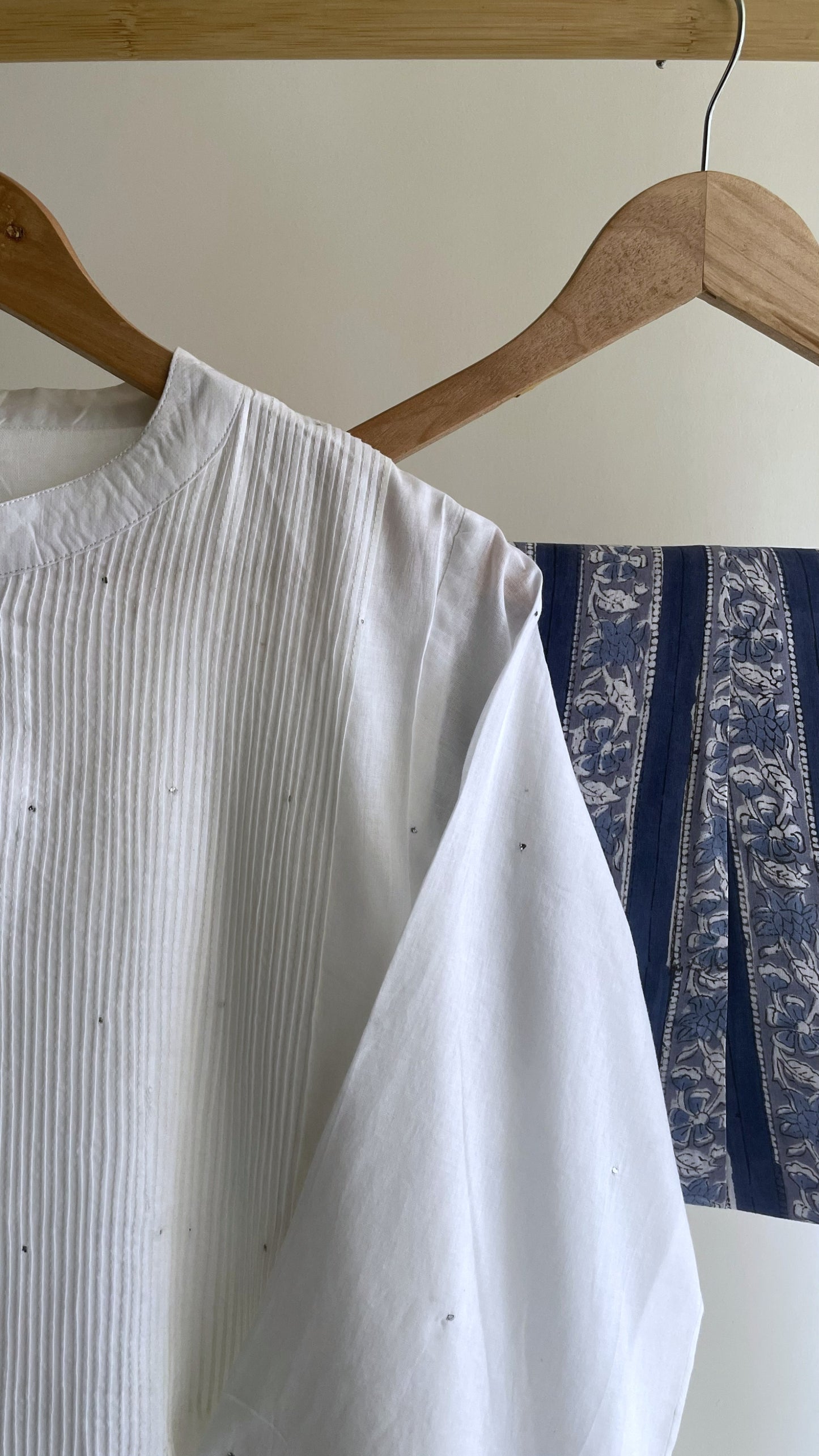 White Mul Mukaish Set